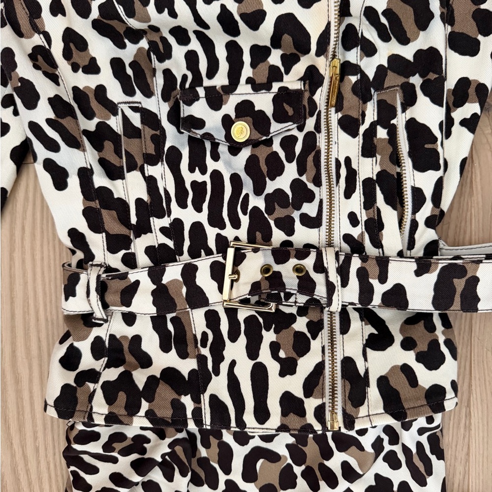 Blumarine Chic Leopard Print Dress with Belt - Picture 4 of 4